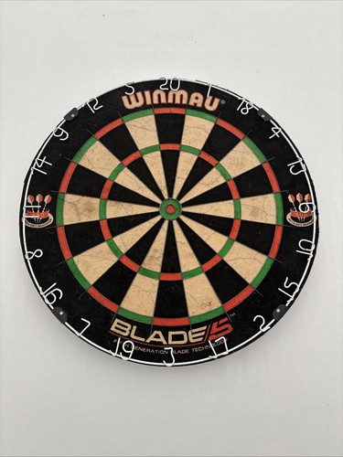 Winmau blade dart board - 5,