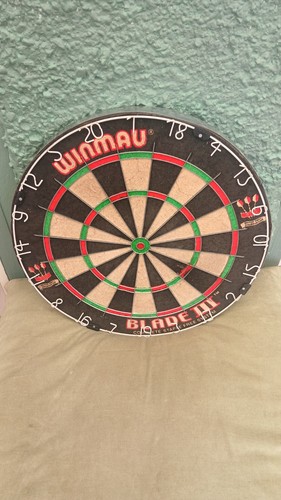Winmau dart board - dart,