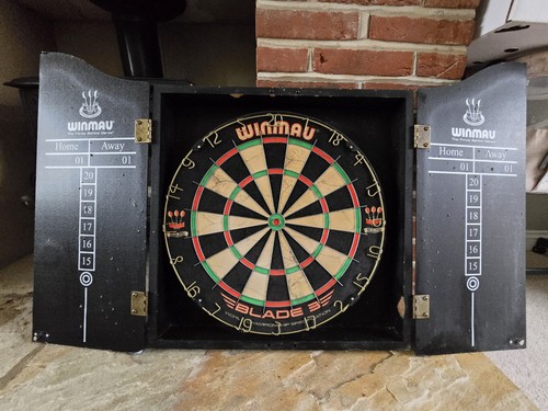 Winmau blade dart board - blade, 3