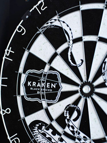 Kraken rum - rum, dartboard