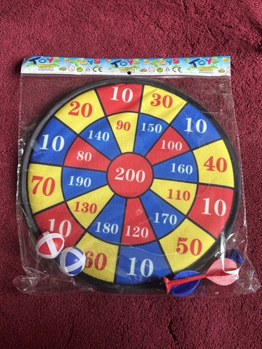 Magnetic dart board target - board,