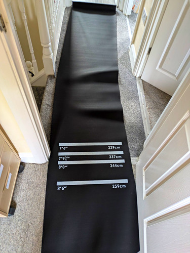 Darts mat with - with, throwing